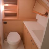 Lagoon 52 SOLEA sdb arr (6)